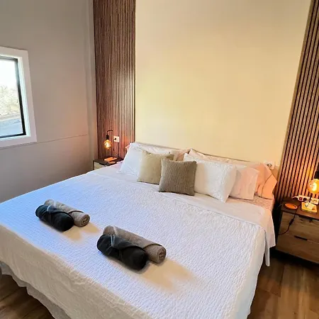 아파트 Coastal Nest In *